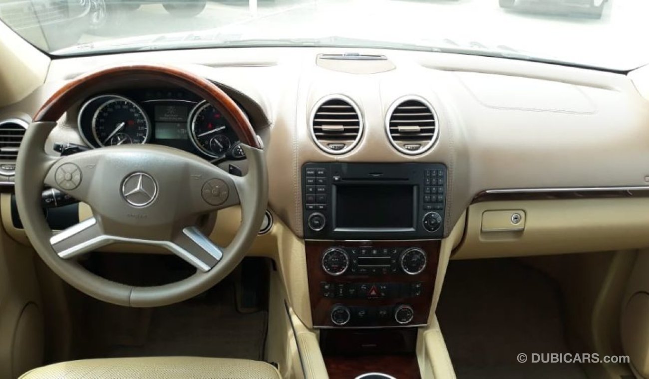 Mercedes-Benz GL 500 السيارة نظيفه جدا بحاله ممتازه بدون حوادث ضمان شاسيه جير ماكينه