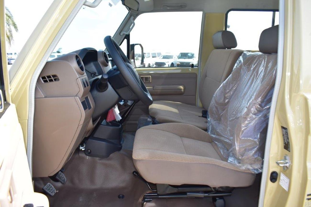 تويوتا لاند كروزر 70 2024 Model Toyota Land Cruiser Hard Top V6 4.0L Petrol 7 Seater Manual Transmission - Euro 4