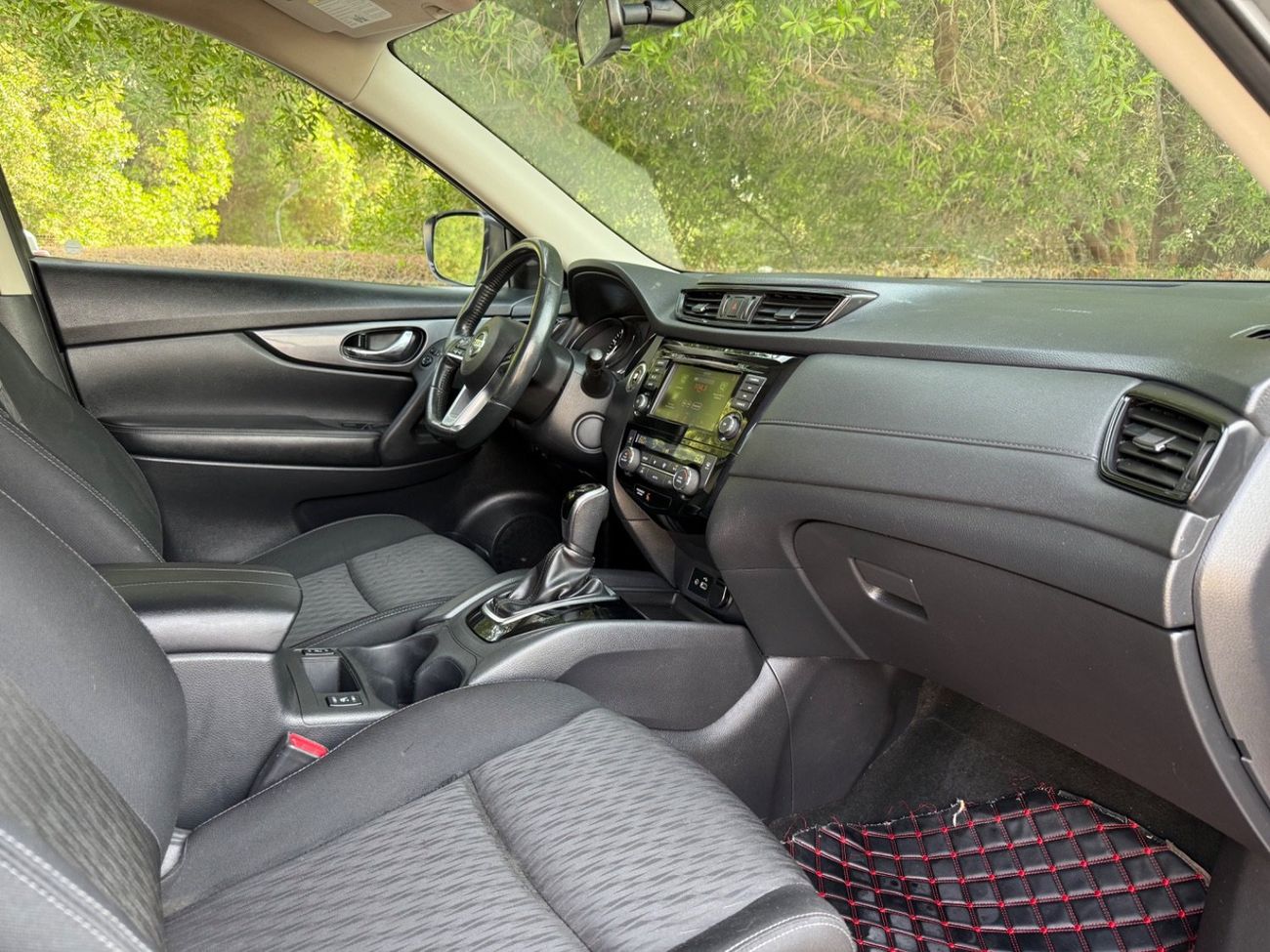 نيسان روج Nissan Rogue 2018 SV V4 Full automatic