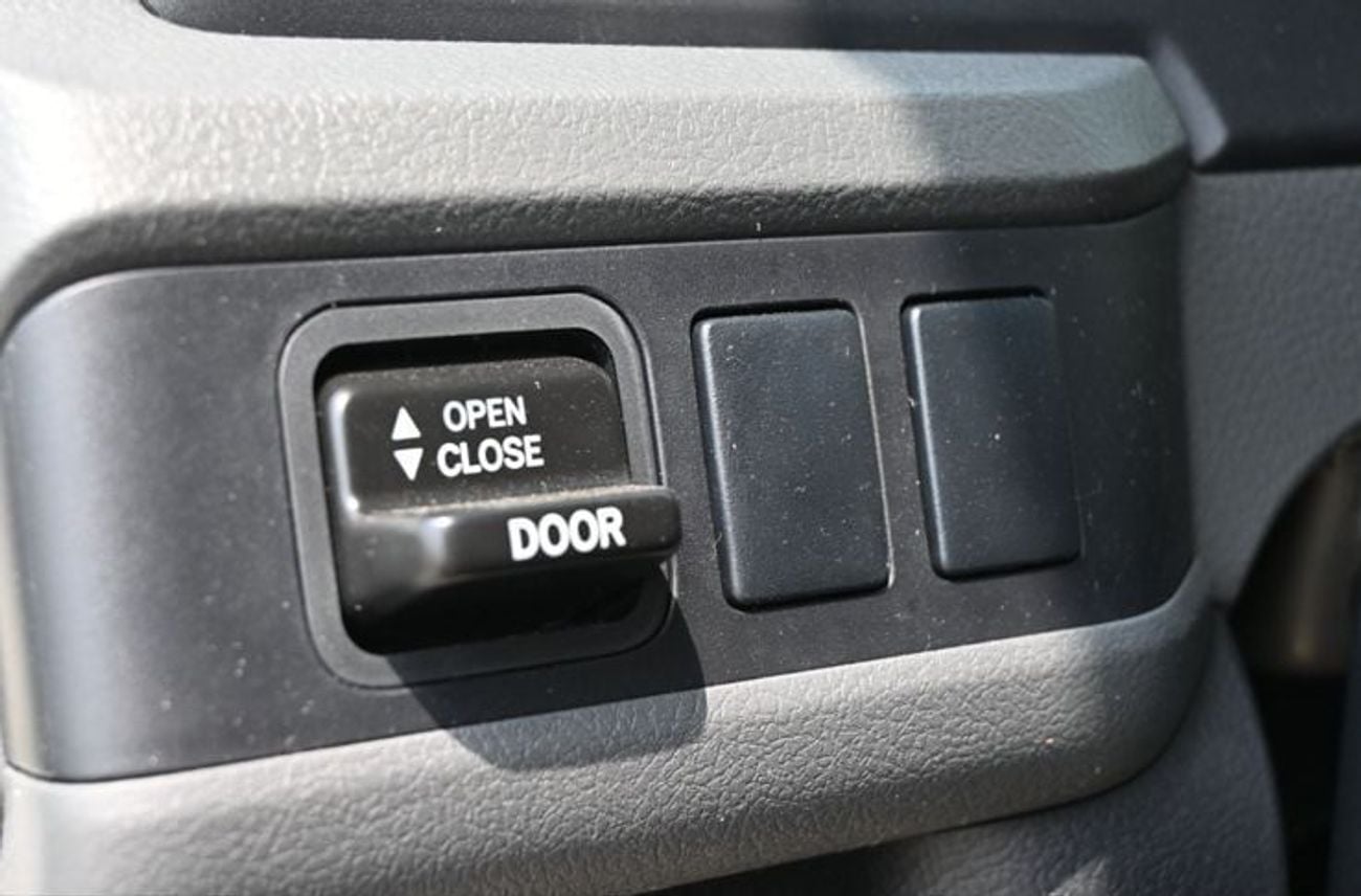 تويوتا كوستر 2.7L (23-Seater) Manual, Automatic Door, Model 2025 For Export