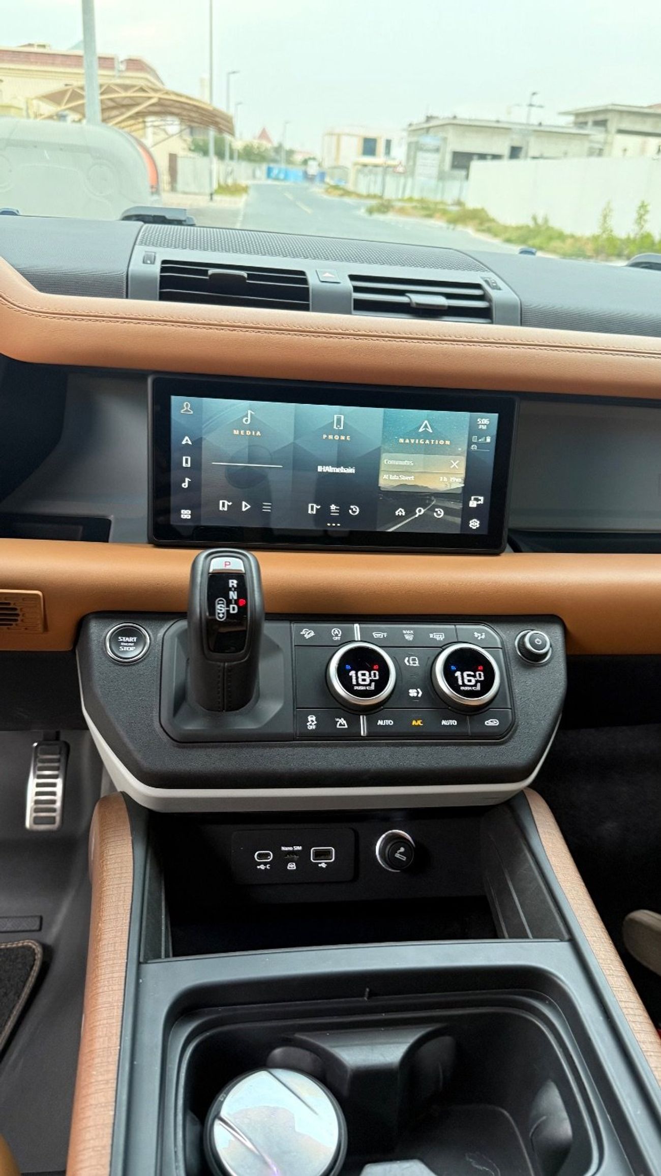 Land Rover Defender 90 SE P300 2.0L