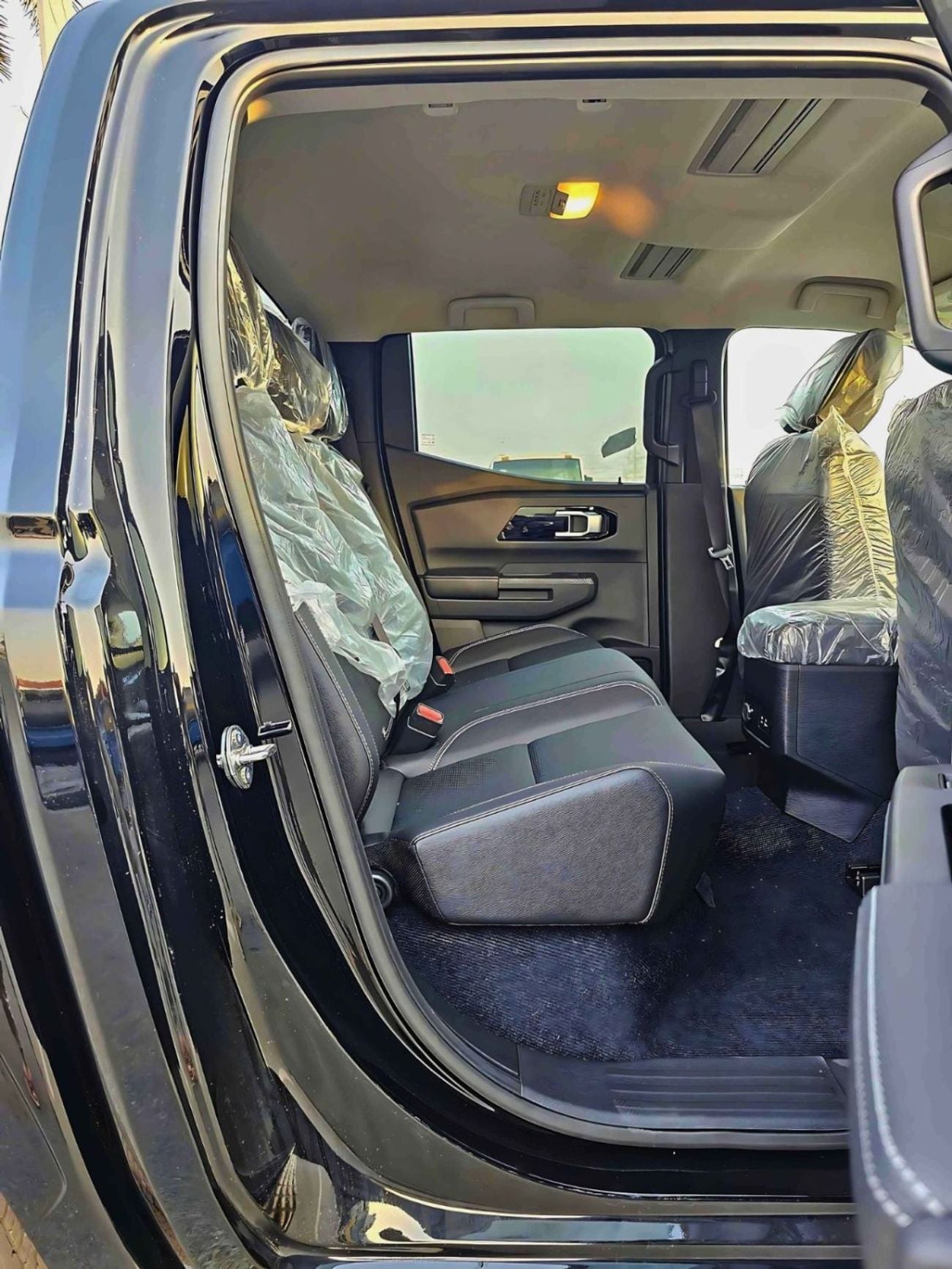ميتسوبيشي L200 SPORTERO (NON GCC) SPORTERO || 2.4L DIESEL V4 A/T / PUSH START / LEATHER WITH DRIVER PWR SEAT / REAR CAMERA (CODE # SPT
