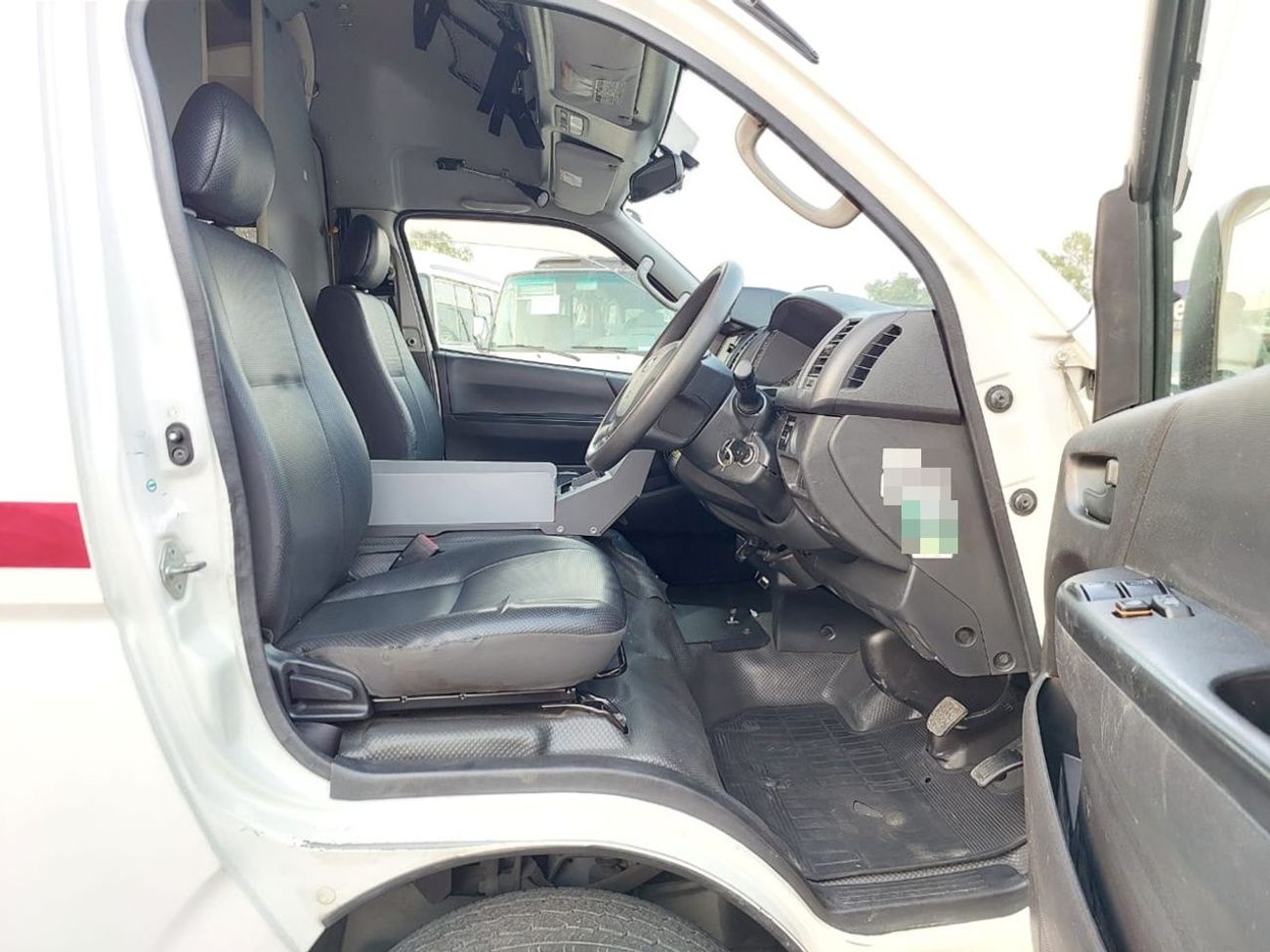 Toyota Hiace TOYOTA HIACE VAN AMBULANCE RHD 2016 MODEL 2.7 L PETROL AUTOMATIC(PM15710)