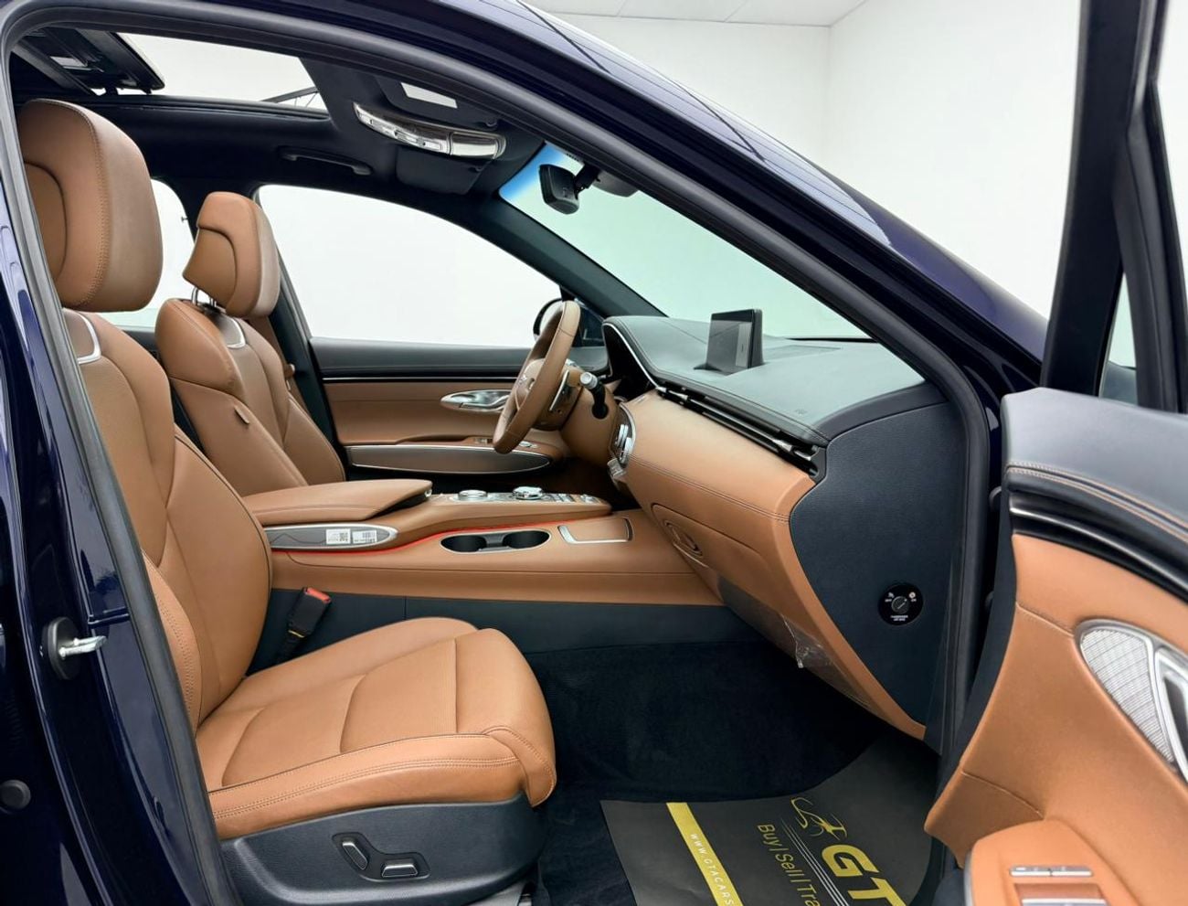 Genesis GV70 PREMIUM 2024 Genesis GV70 Premium, 2030 Genesis Warranty + Service Pack, Full Genesis Service History, GCC