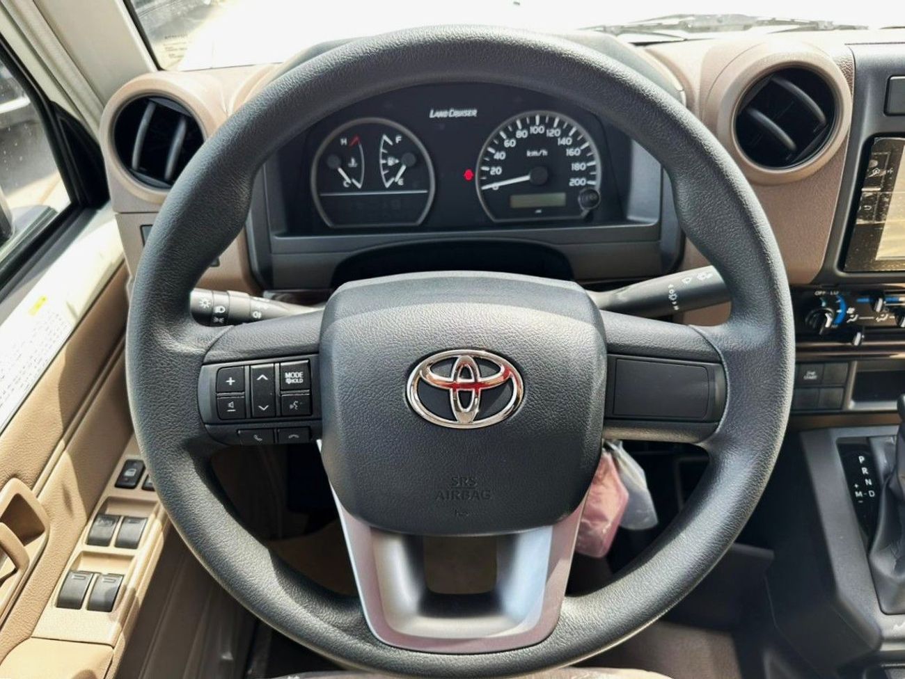 تويوتا لاند كروزر بيك آب Toyota LC Pickup 4WD 2.8L 2025 AT DC White Diesel (Export Only)