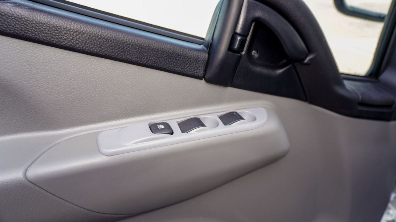 Mitsubishi Canter Van 4x2 4.2l 4CLY CHASSIS