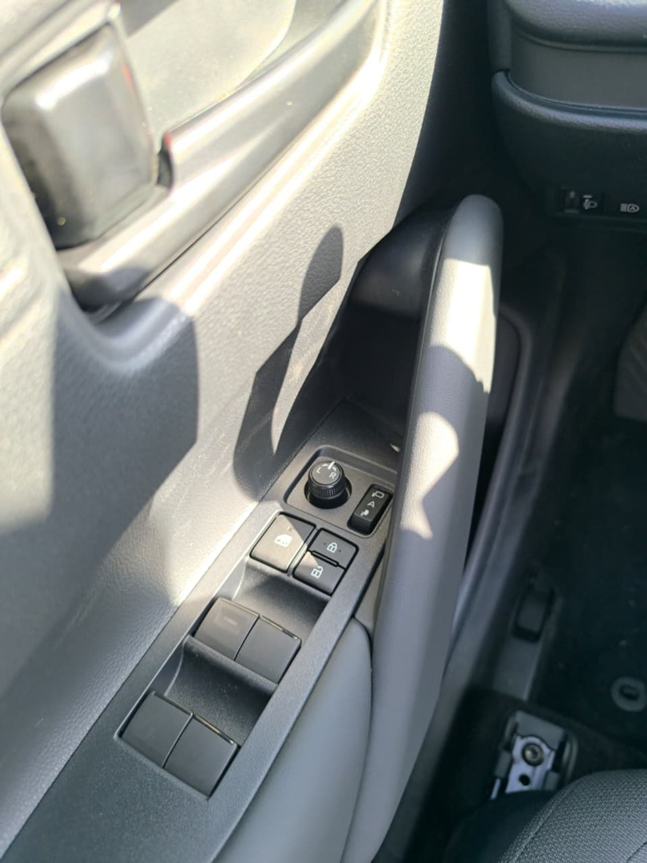 تويوتا فرونتلاندر 2.0L Hybrid Leading 2025 Model