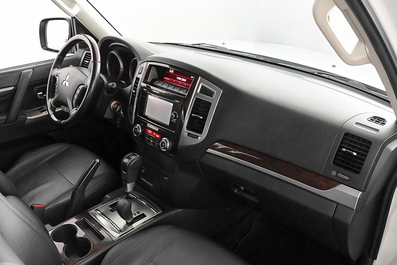 Mitsubishi Pajero GLS H/L GOLD