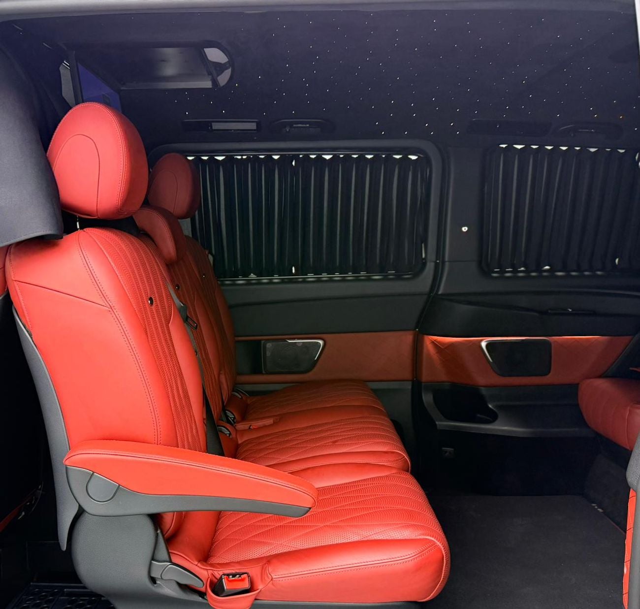 Mercedes-Benz V 250 2023 Mercedes Benz V250 Falcon Edition, 2026 MB Warranty, 2027 MB Service Pack, Low Km, GCC