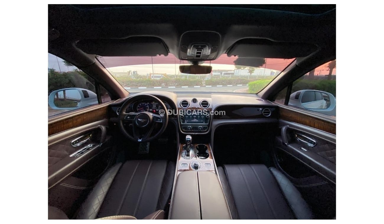 بنتلي بينتايجا سيجناتشر