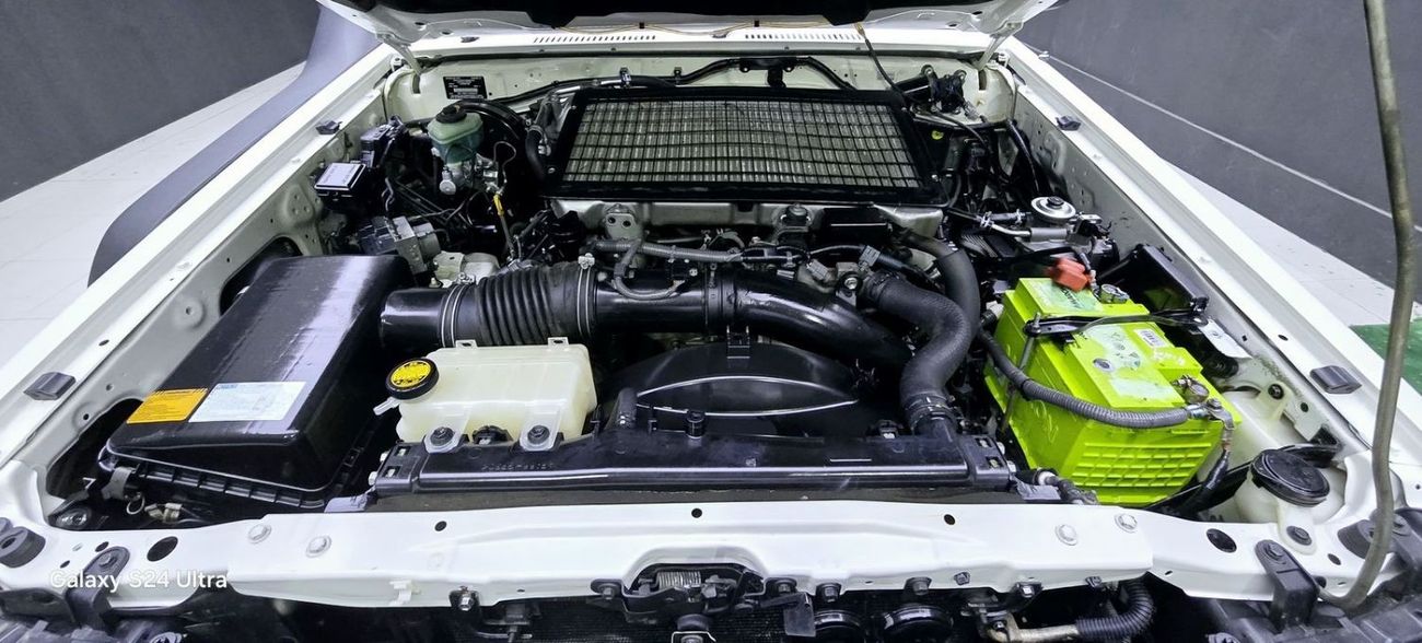 تويوتا لاند كروزر بيك آب DIESEL 4.5 LITER ,RIGHT HAND DRIVE MANUAL GEAR