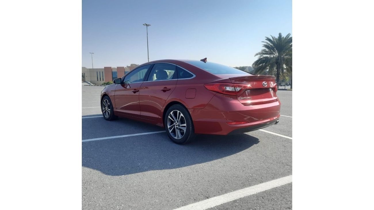 Hyundai Sonata GL Hyundai Sonata Se 2017 Red 2.4L 4 vin: 5NPE24AF4HH495067   ( UAS_ SPEC) VERY GOOD CONDITION