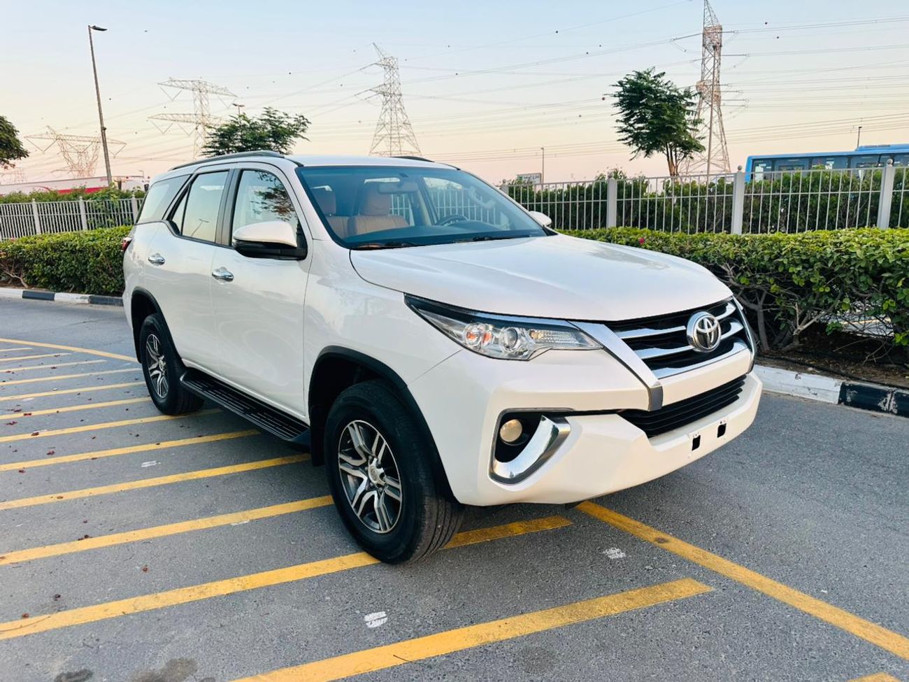 Toyota Fortuner EXR ,Fortner ,year 2019 ,fuel petrol engine capacity 2,7 Liter ,only for export available