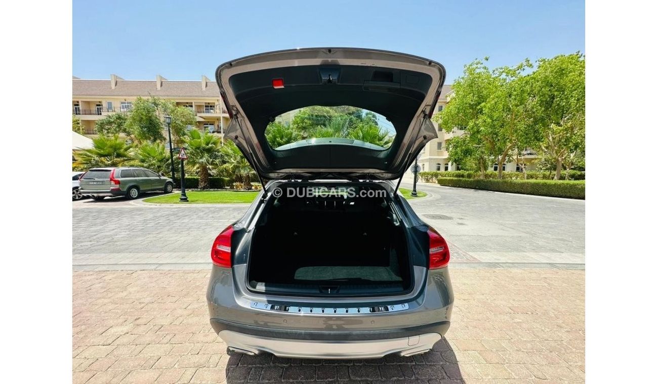 Mercedes-Benz GLA 250 1390 PM || GLA 250 2.0L || FULL AGENCY MAINTAINED ||GCC || PRISTINE CONDITION