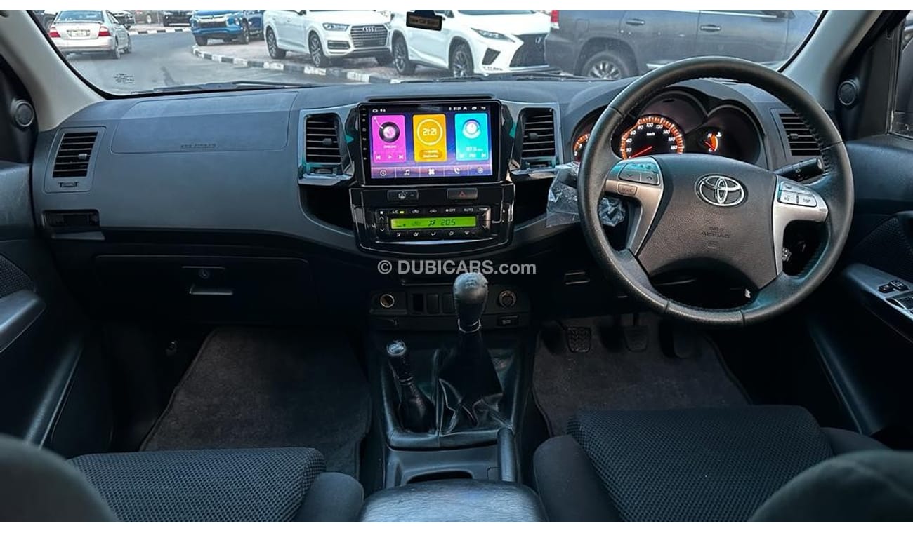 Toyota Hilux SR