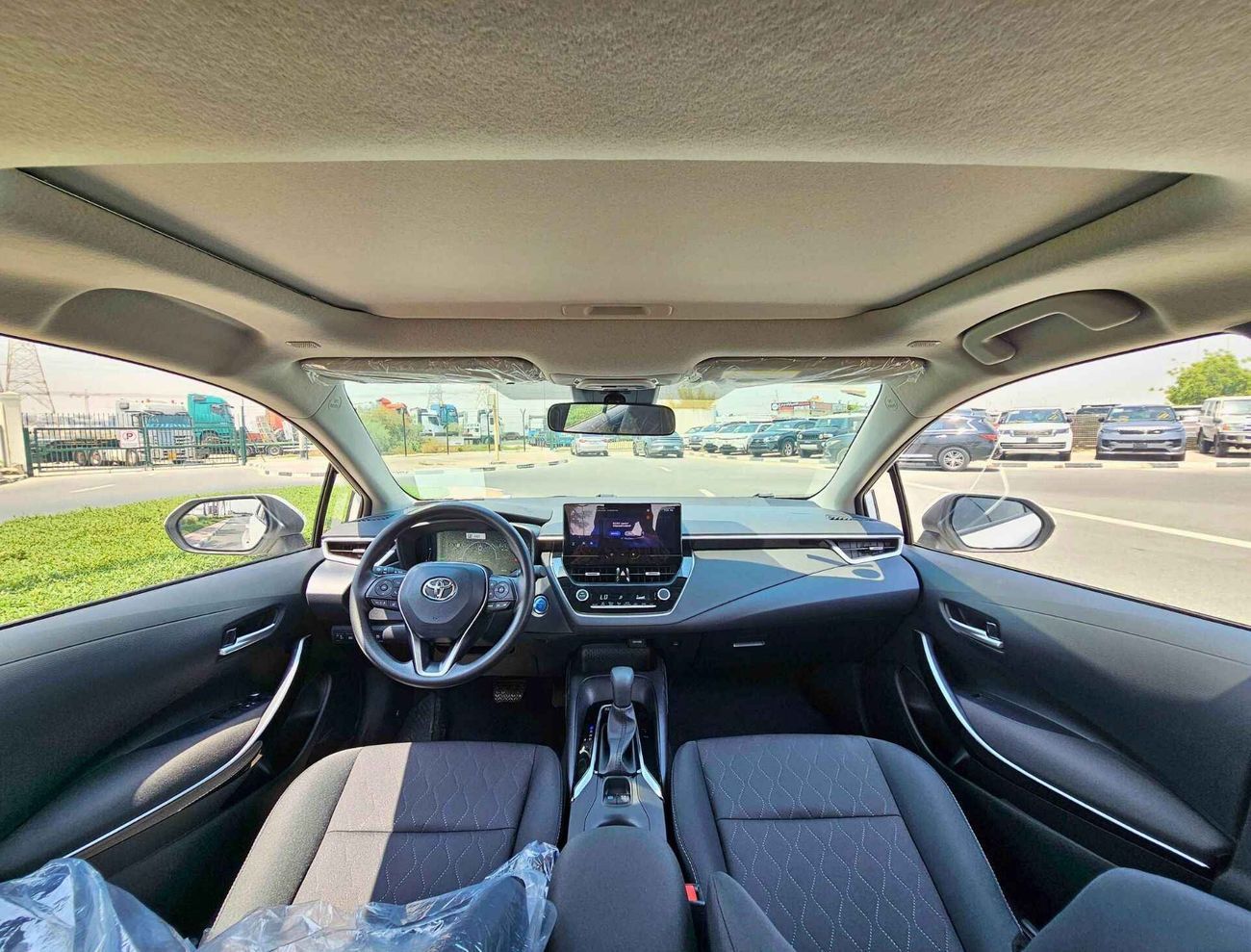 Toyota Corolla ELITE / HYBRID / 1.8L / PUSH START, SUNROOF, DVD + CAMERA (CODE #67994)