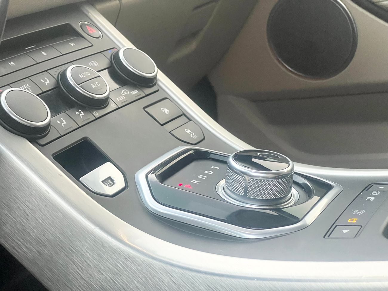 لاند روفر رانج روفر إيفوك HSE Dynamic 2.0L