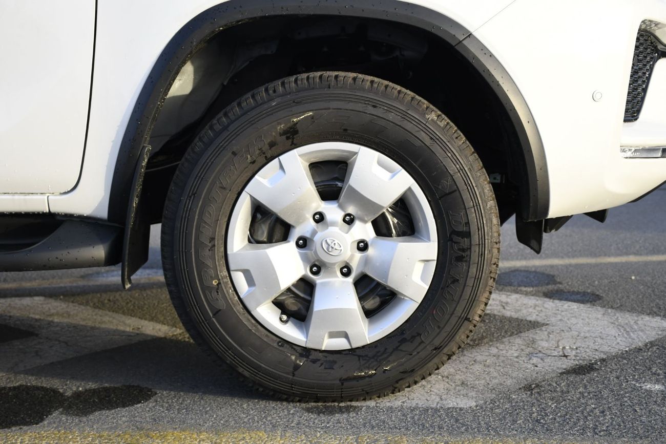 تويوتا فورتونر 2.4L V4 Diesel Automatic (Ready Stock)