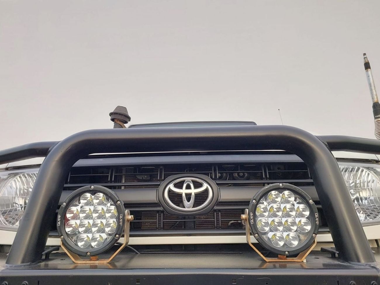 تويوتا لاند كروزر بيك آب TOYOTA LAND CRUISER PICK UP RIGHT HAND DRIVE(PM10017)