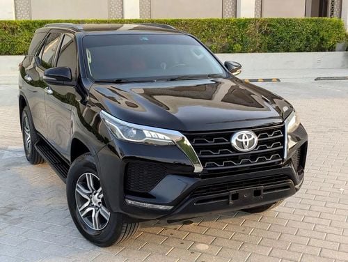 Toyota Fortuner EXR GCC Specs V4 2.7L Interior and Exterior Excellent Condition