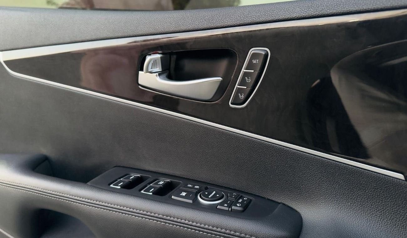 Kia Sorento PREMIUM CONDITION | LHD | 2.0L DIESEL ENGINE | 2015 | ELECTRIC AND MEMORY SEAT