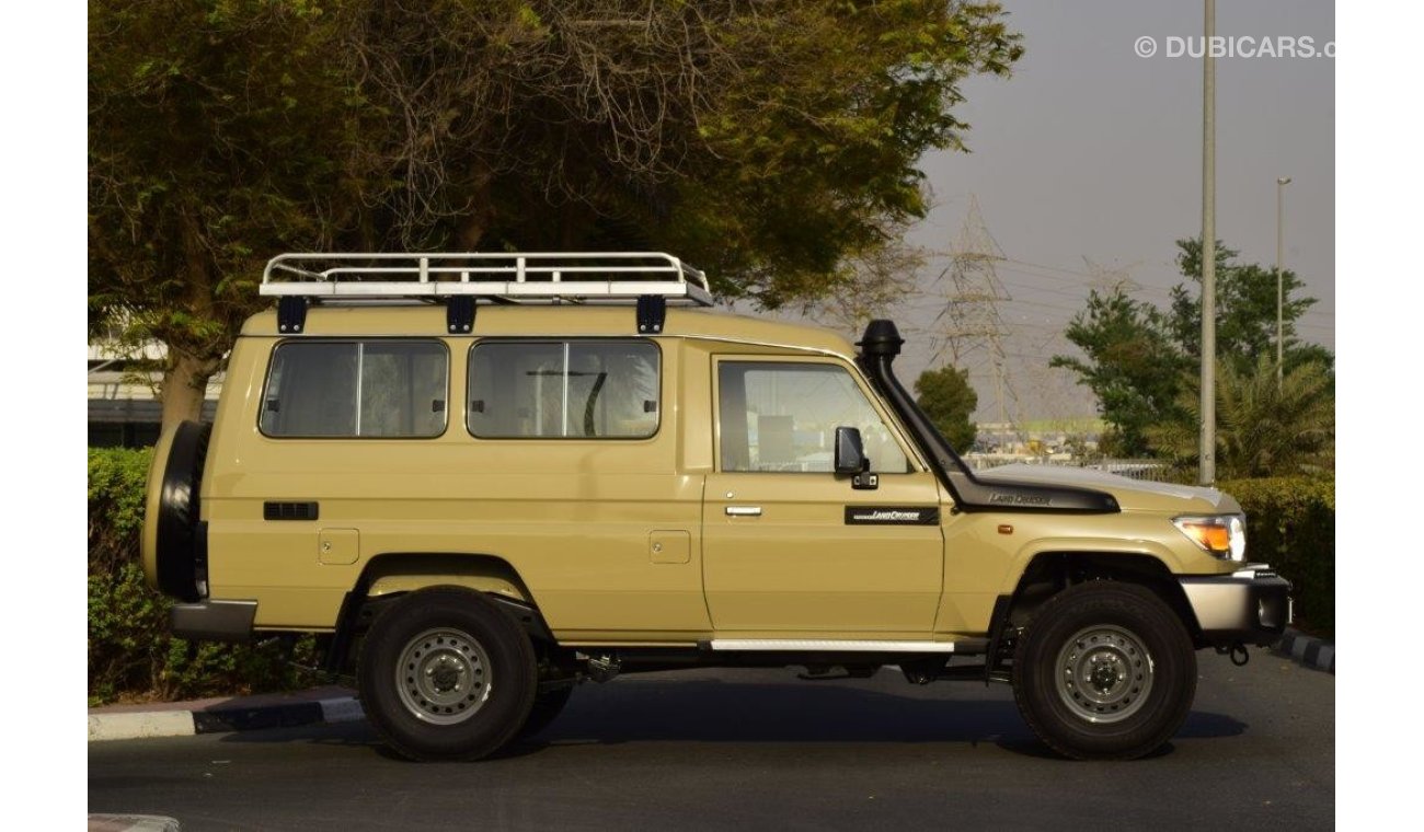 تويوتا لاند كروزر LC 78 HARD TOP 4.5 DIESEL WAGON WITH WINCH- SPECIAL