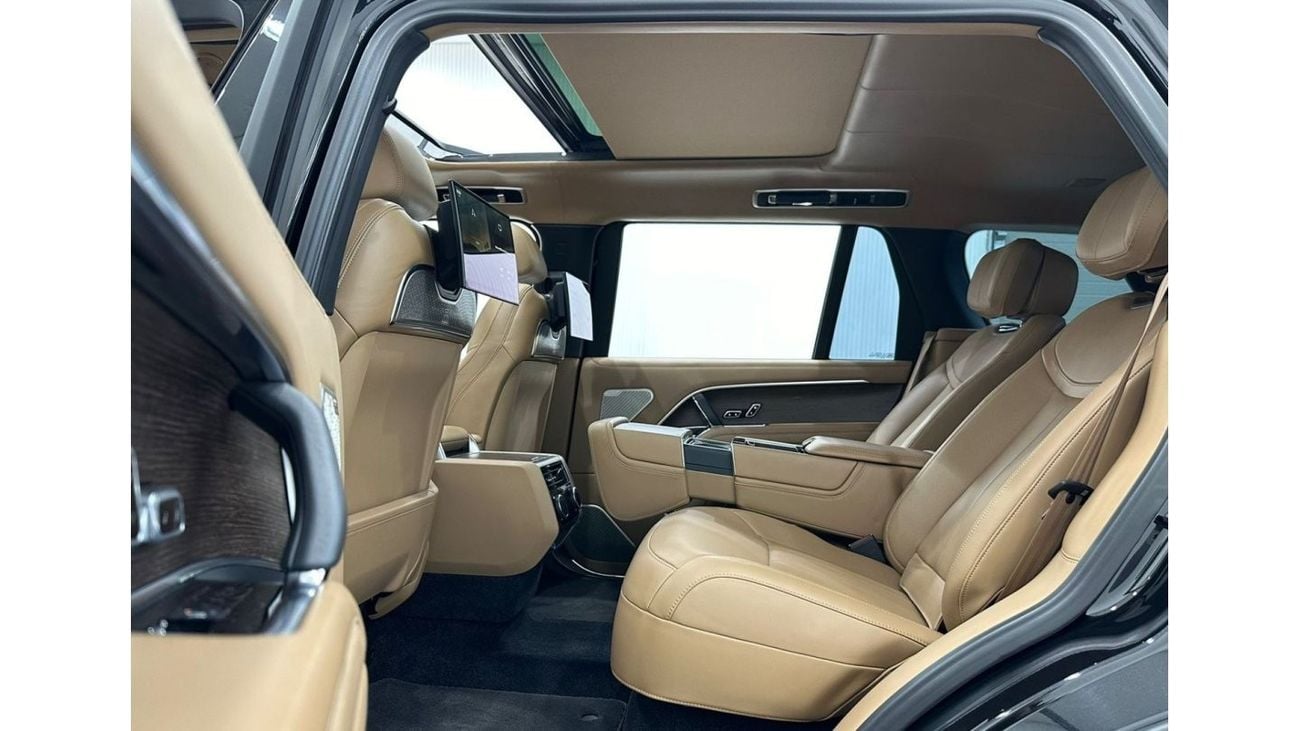 لاند روفر رينج روفر 2022 Range Rover Vogue Autobiography, 2027 Range Rover Warranty + Service Pack, Very Low Kms, GCC