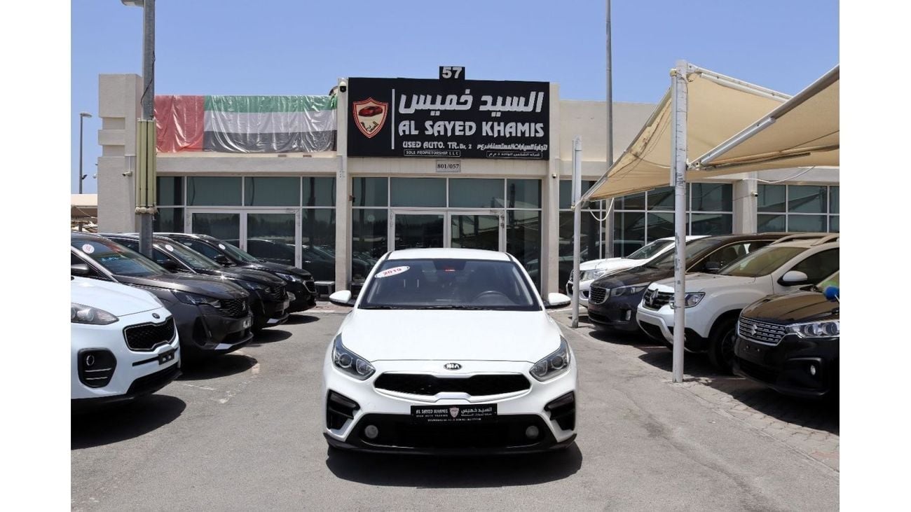 كيا سيراتو EX خالية من الحوادث - خليجي - مكينة 1600 سي سي - بحالة الوكالة من الداخل والخارج