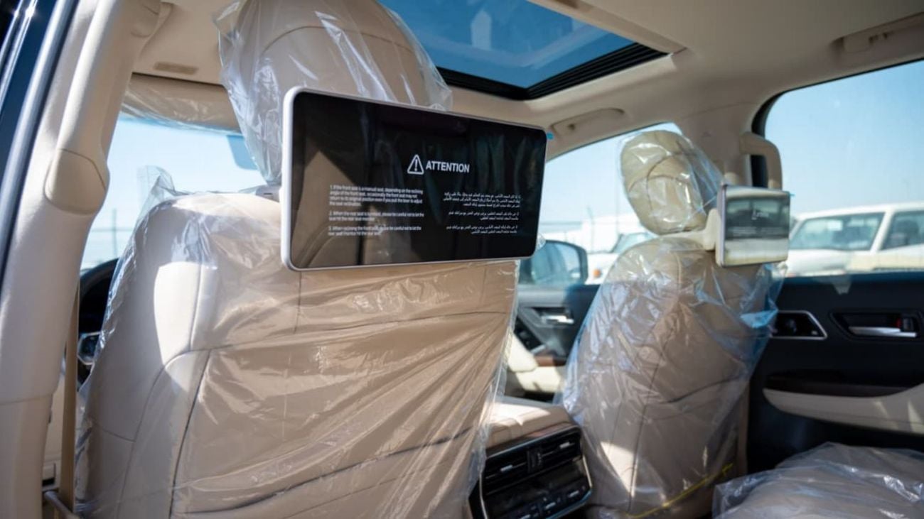 Toyota Land Cruiser VX-V 4.0L | Petrol | V6 | Automatic | 7 Seater | 4 Door