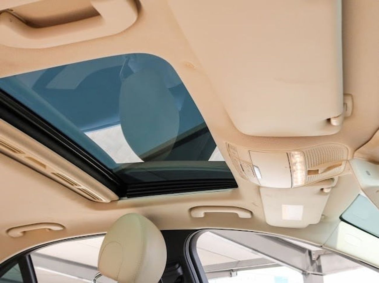 Mercedes-Benz C 220 مسجلة منصه سوريا