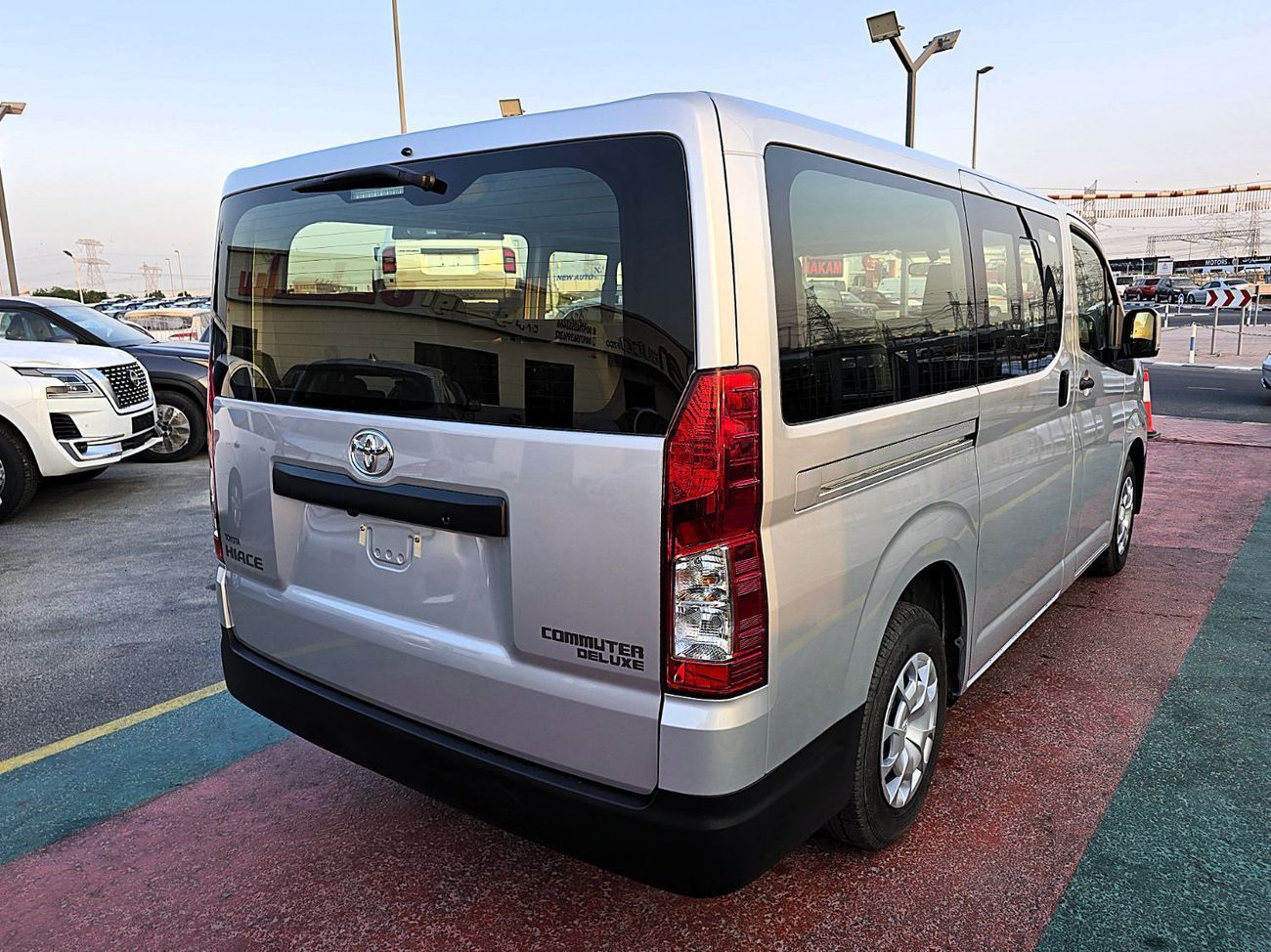 Toyota Hiace Toyota Hiace Std Roof Newshap 2.8l Diesel M/T 15 Seats White Color 2025 Model