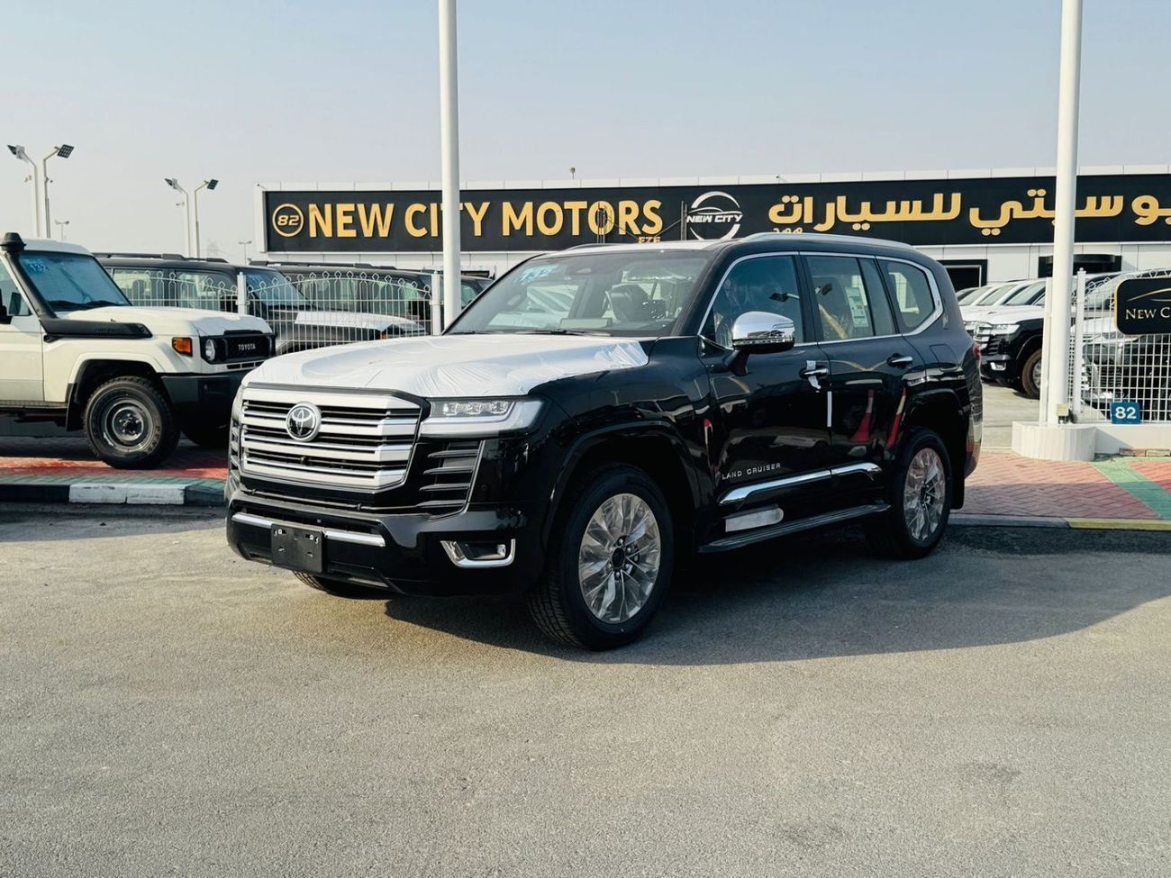 Toyota Land Cruiser LC300 VXR 3.5L TWIN TURBO F/O A/T BLACK INSIDE RED 2025