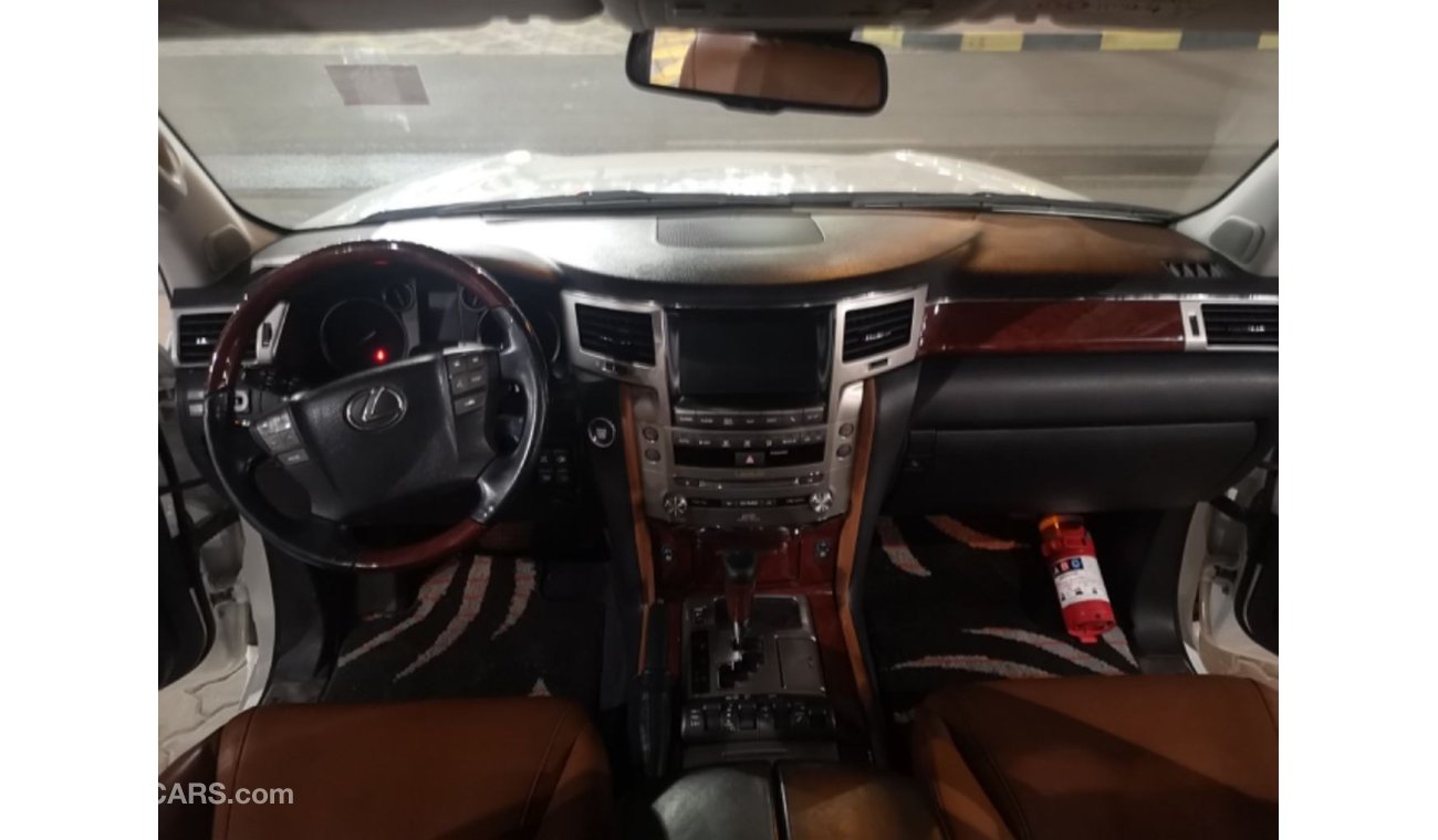 لكزس LX 570 لكزس LX570 S خليجي موديل 2013 صبغ وكالة بحالة ممتازة ضمان الفحص