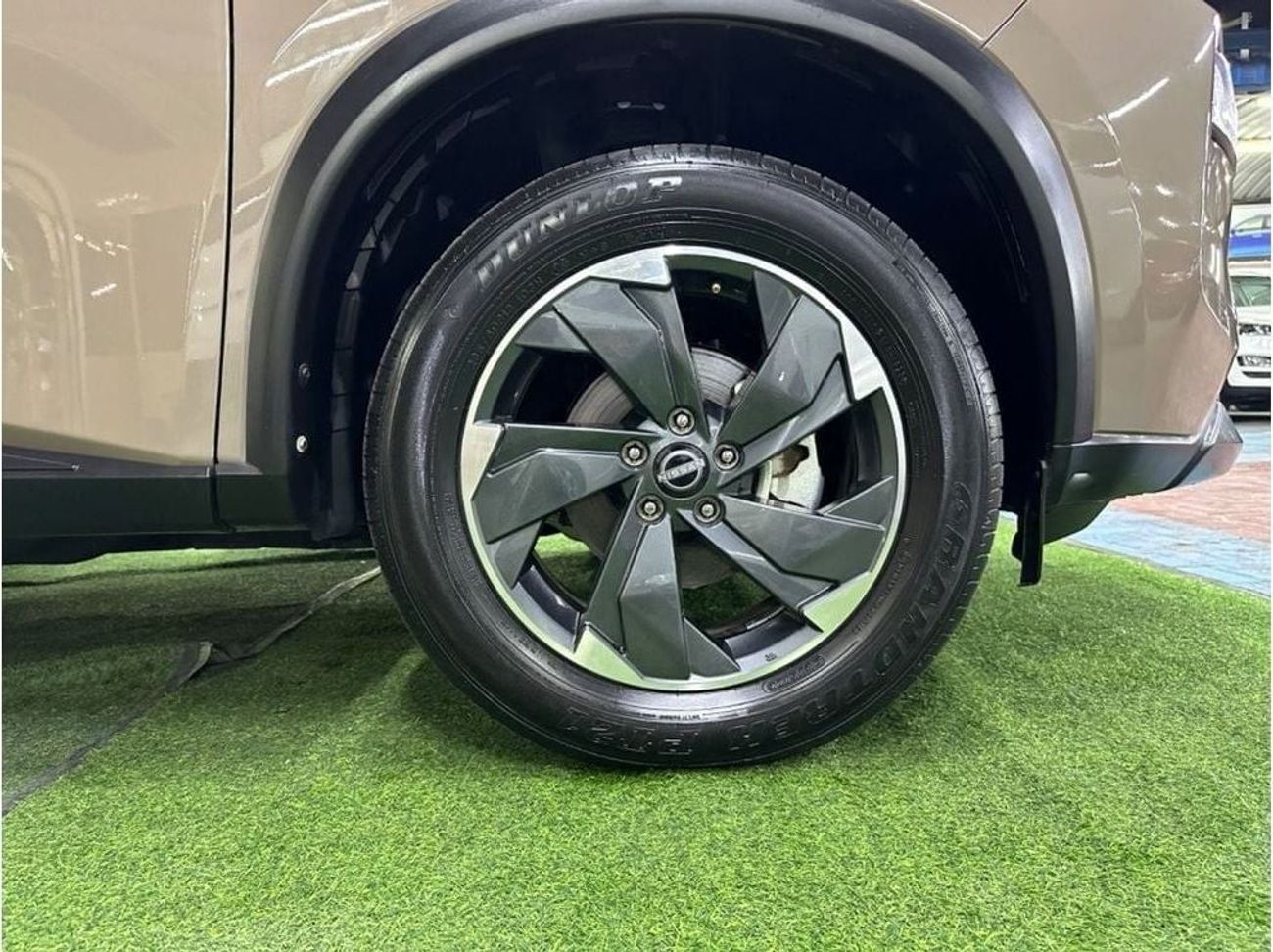 Nissan Rogue 2024 1.5L turbo 4WD 2700 mil