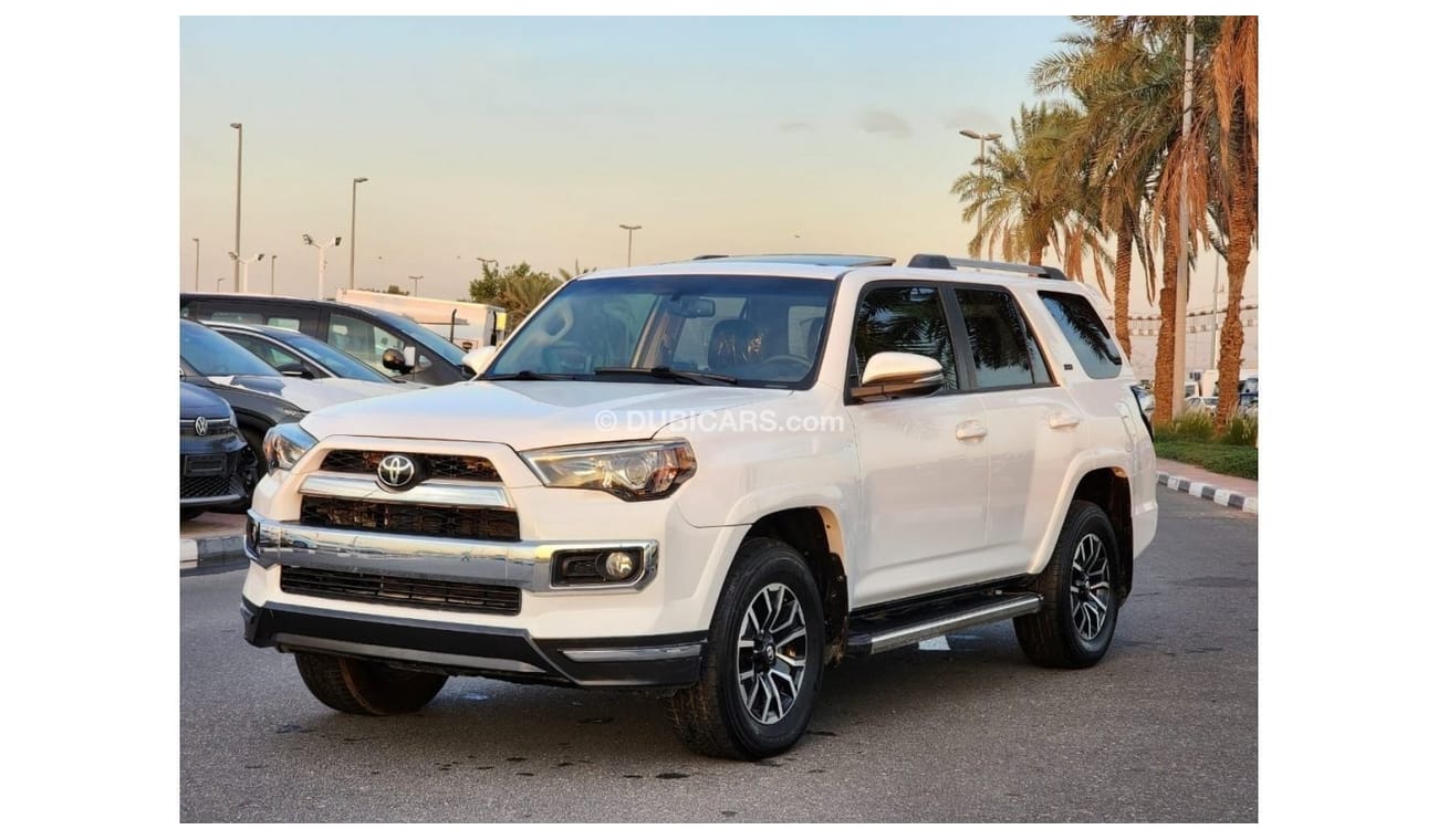 Used Toyota 4Runner LIMITED 4X4 2019 for sale in Dubai - 696552