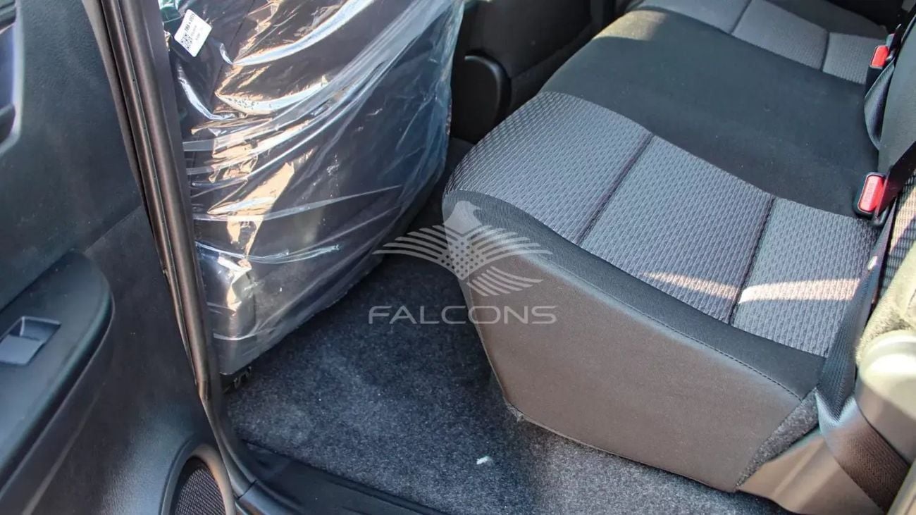 تويوتا هيلوكس GLX Toyota Hilux 2.4L Turbo Diesel 5 seater Airbags ABS