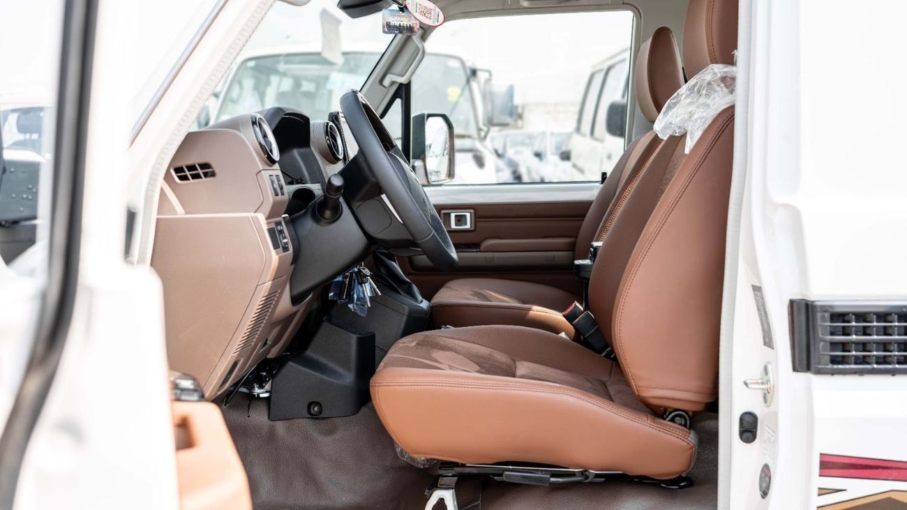 تويوتا لاند كروزر بيك آب 2025 Toyota Land Cruiser LC 79 4.0L AT Petrol (White)