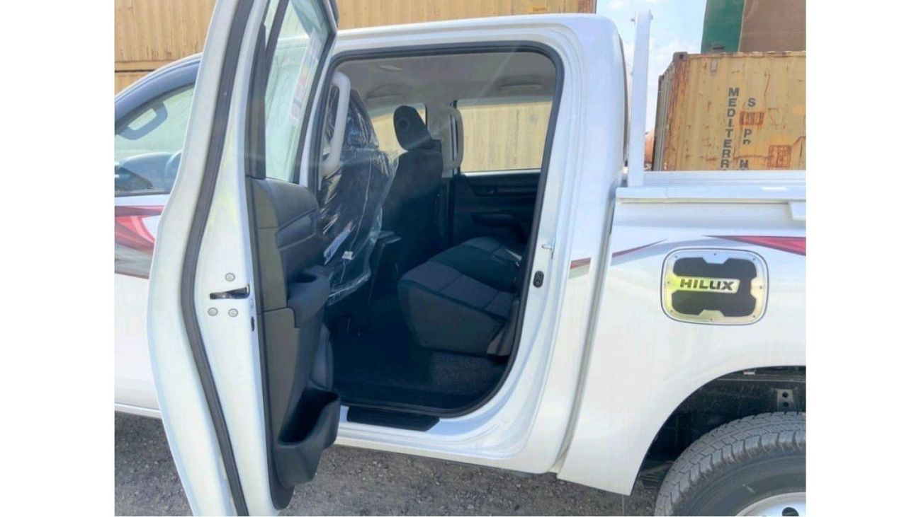 تويوتا هيلوكس 2024 TOYOTA HILUX 2.7L BASICA GASOLINA A/T