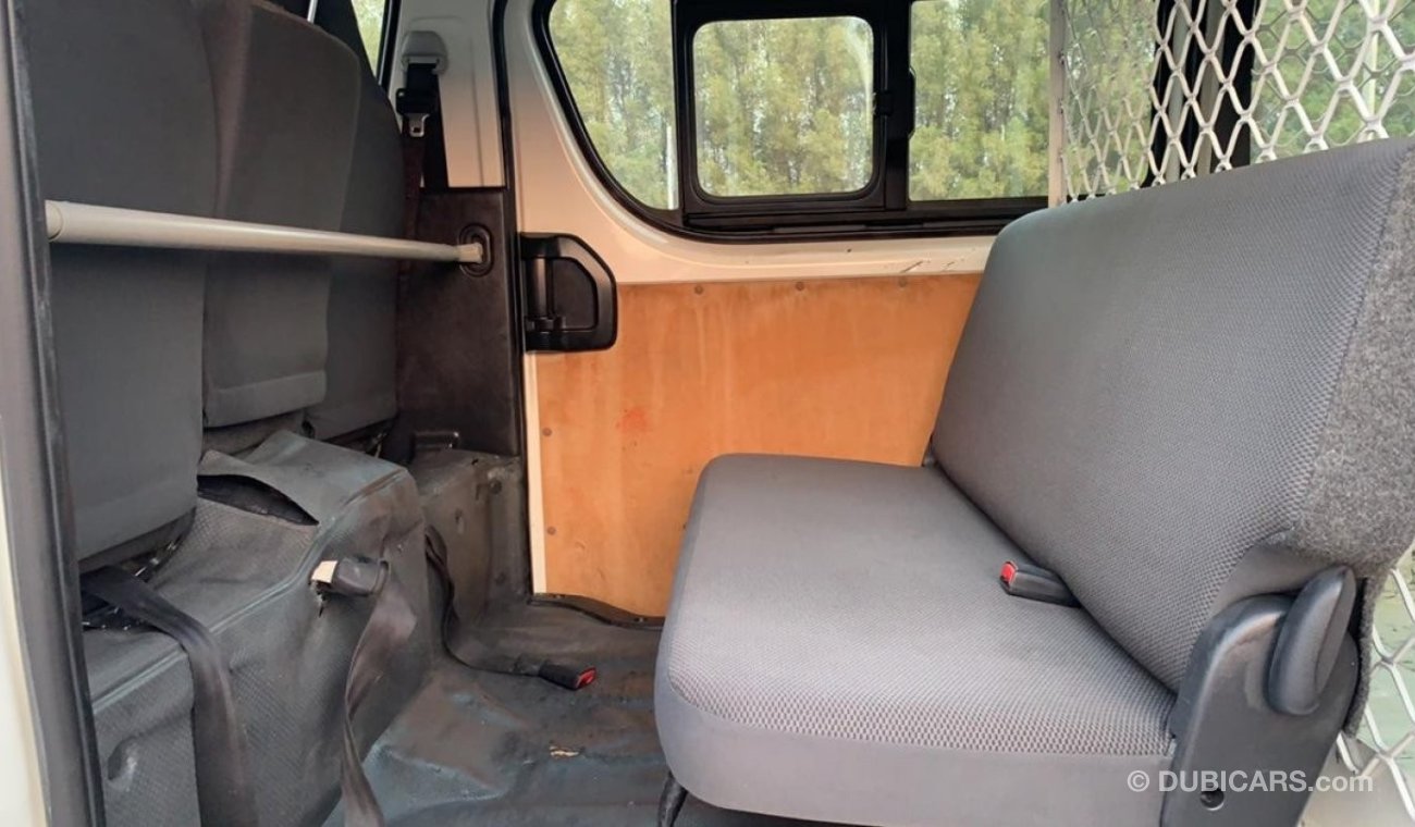 Toyota Hiace Toyota Hiace 6 Seats Van 2014 Ref# 465