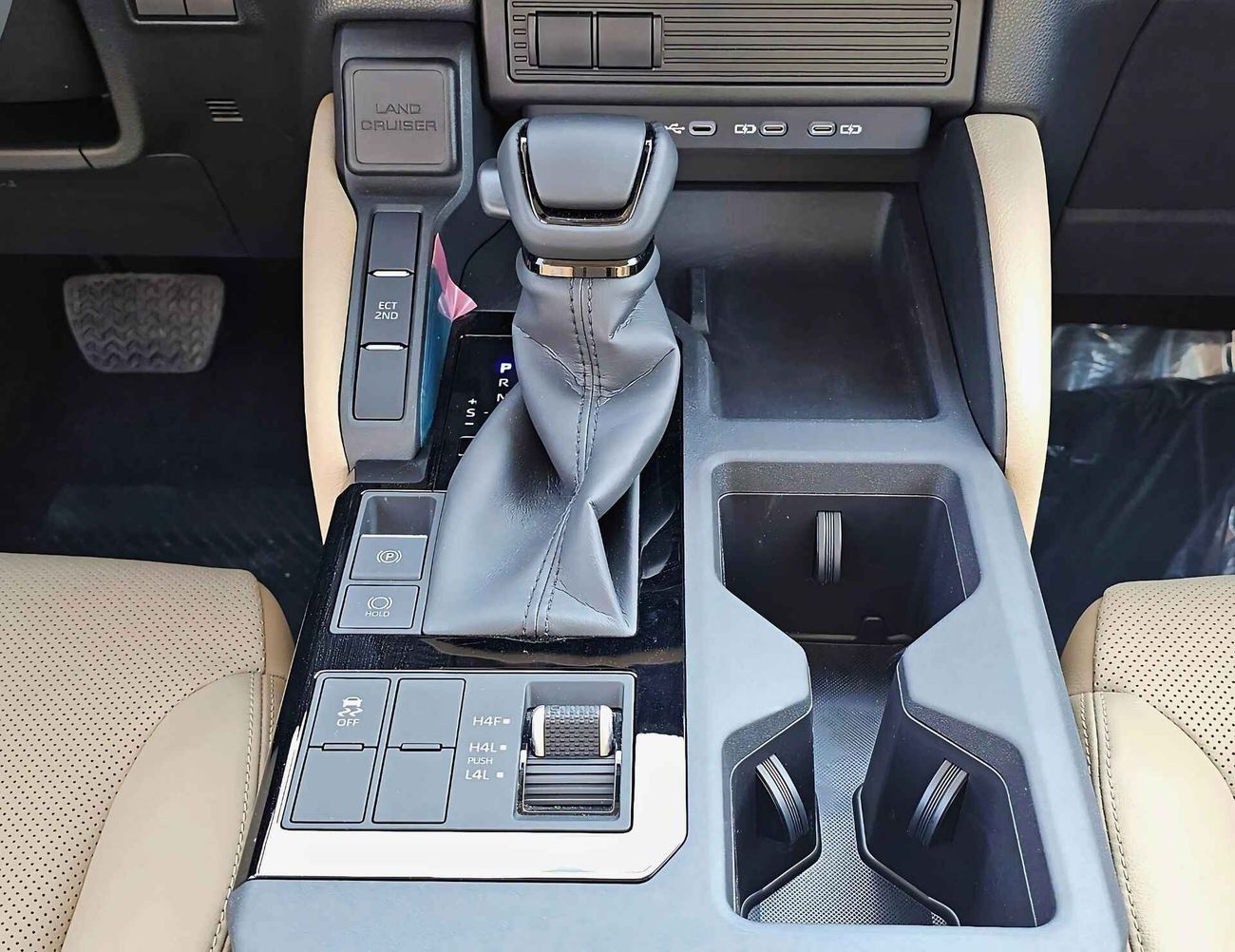 Toyota Prado 2.7L V4 PETROL / PUSH START / SUNROOF / MID OPTION (CODE # MID OPTION )