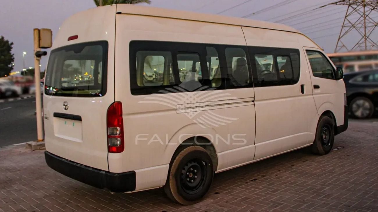 Toyota Hiace Toyota HIACE D 2.5L DLX HR Wide AC VAN MT