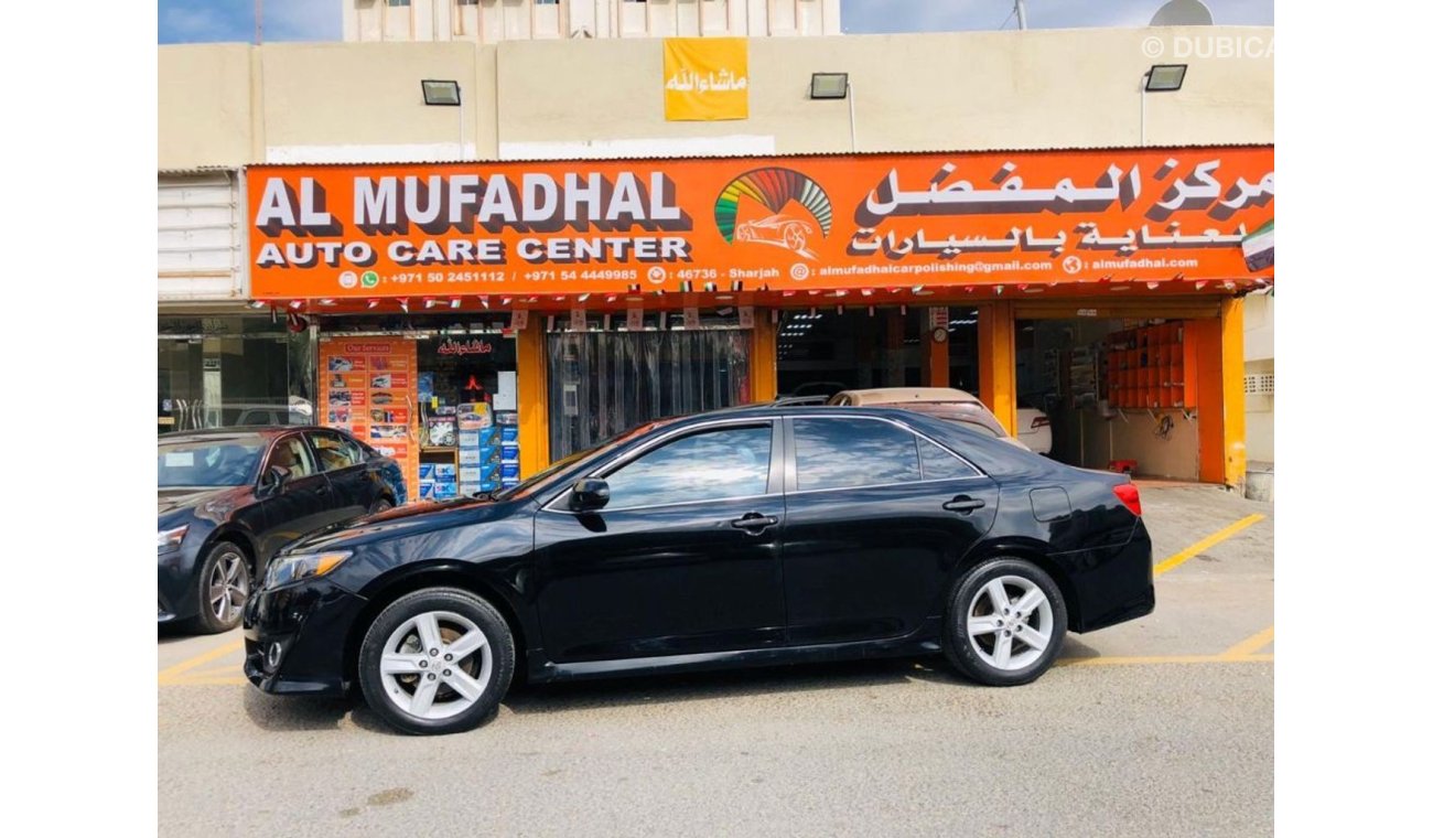Toyota Camry 2012 SE with Sunroof For urgent SALE