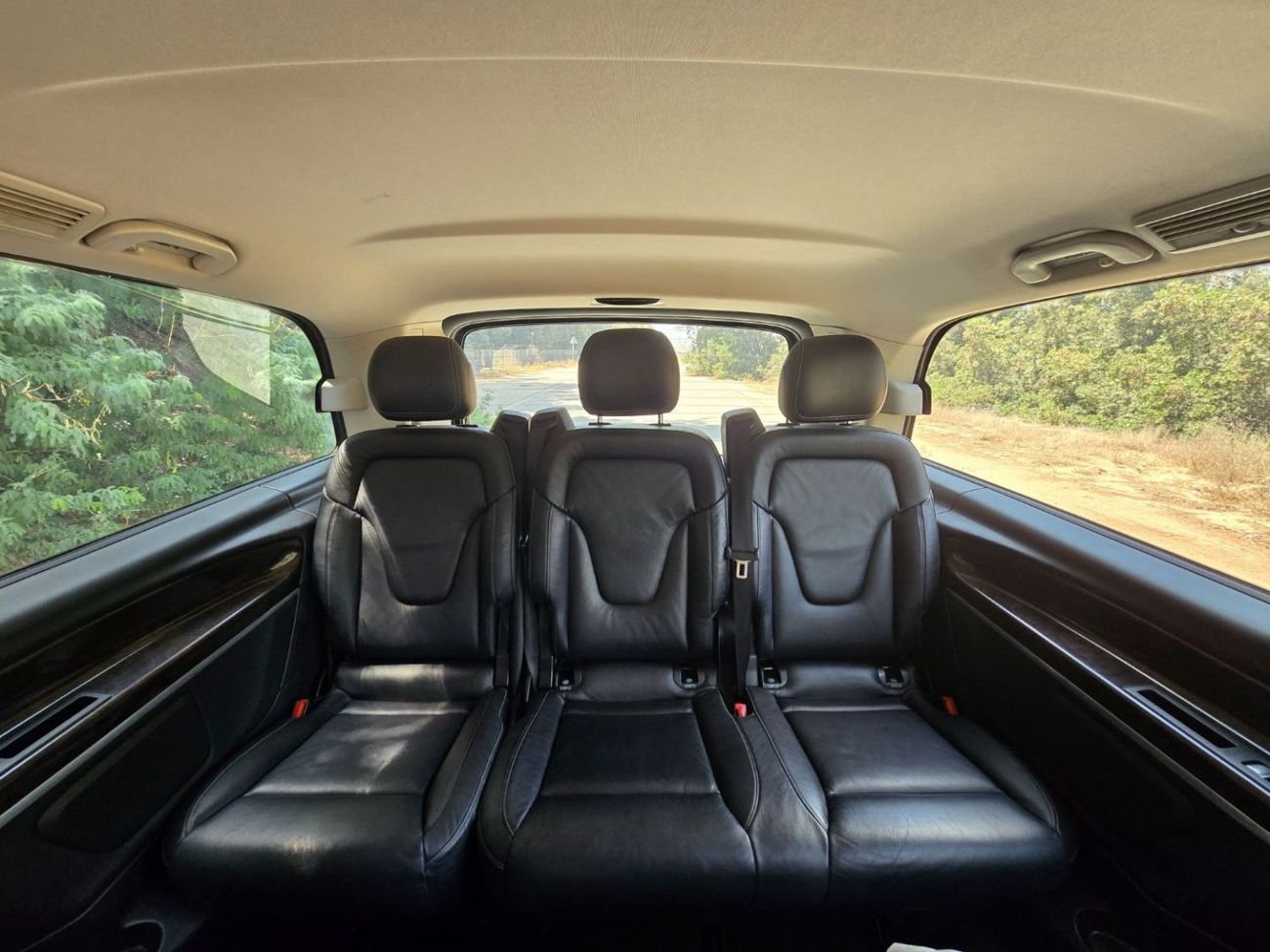 Mercedes-Benz V 250 Std 2.1L MERCEDES V-250 2017 GCC FULL OPITION // PERFECT CONDITION