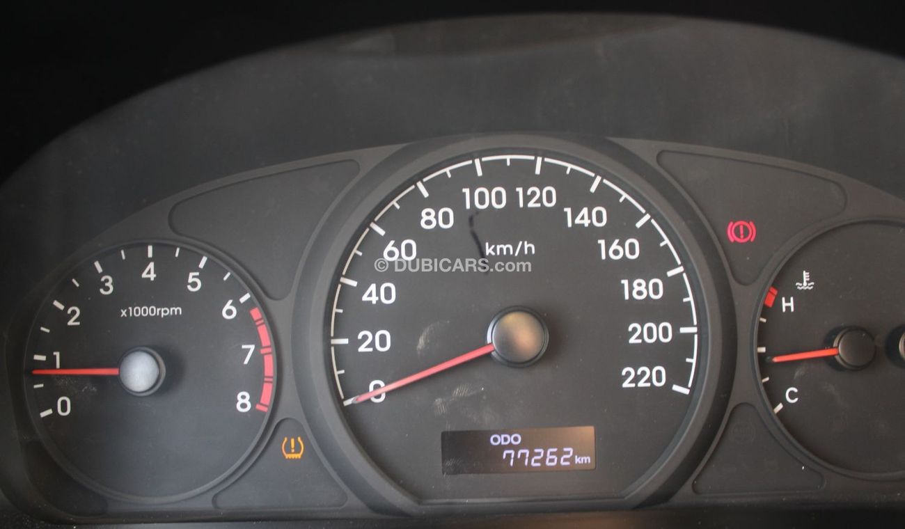 Hyundai H-1 Hyundai H1 2017, GCC van, in excellent condition, without accidents, very clean from inside and outs