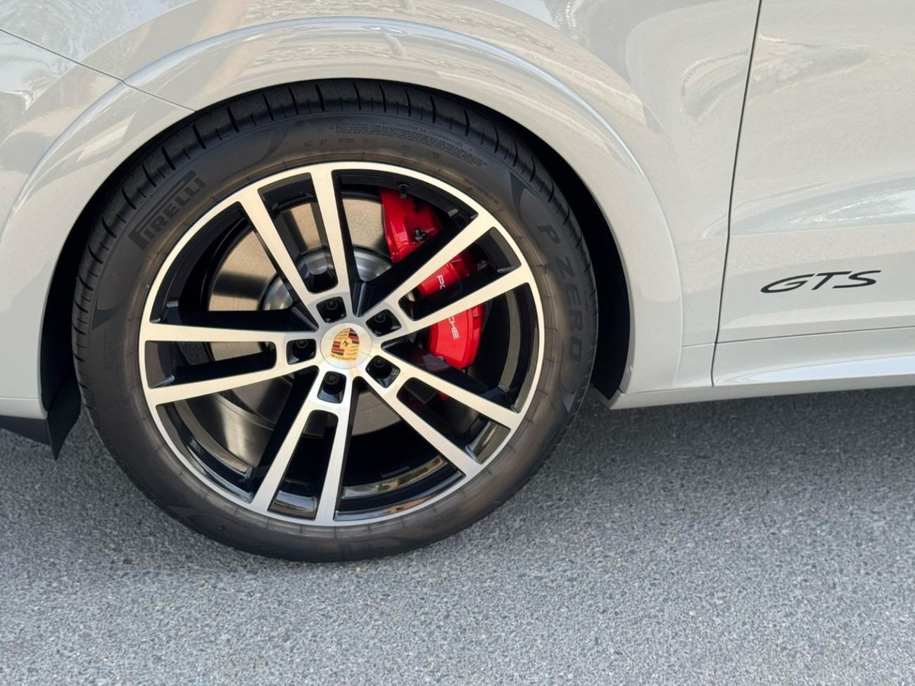 Porsche Cayenne GTS Coupe **2025**GCC SPEC UNDER WARRANTY