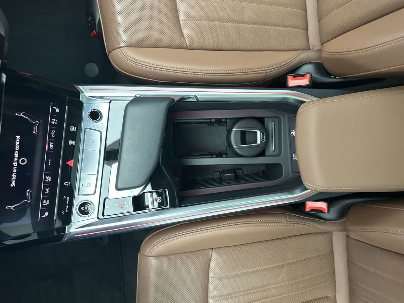 أودي Q8 إي ترون Sportback S line 55 e-tron quattro 408hp Progress (Ref# 09640)