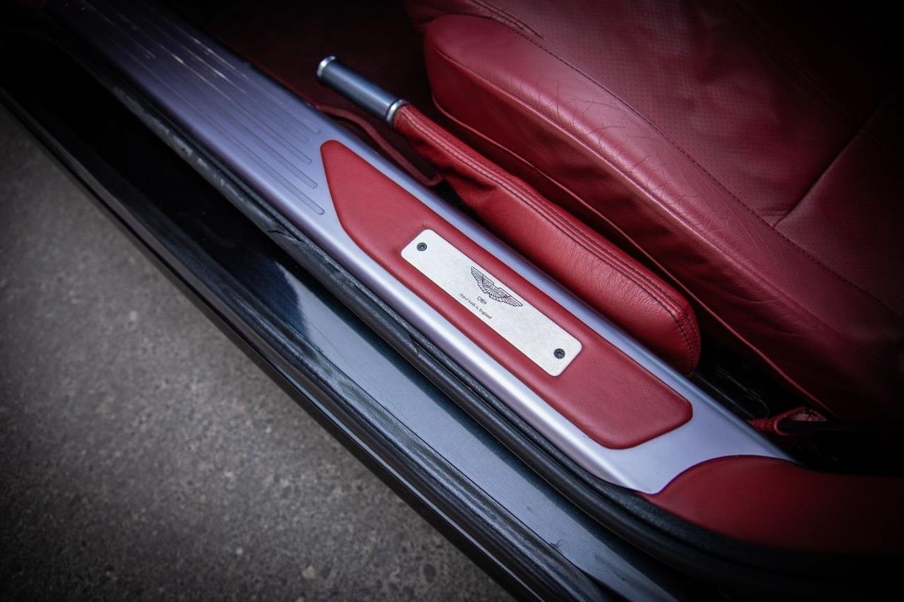 Aston Martin DB9