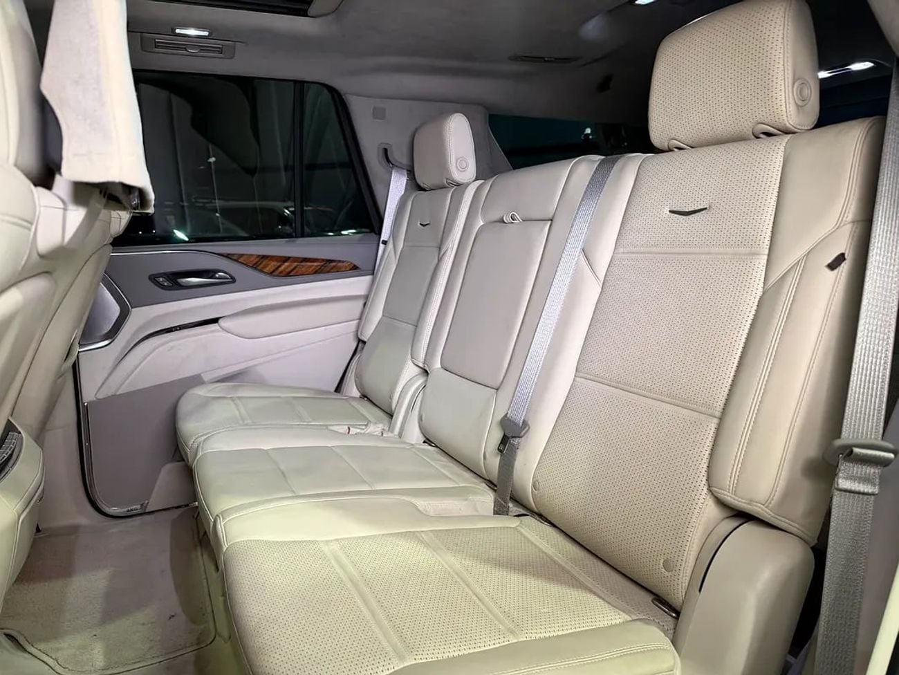 Cadillac Escalade PREMIUM LUXURY PLATINUM PREMIUM LUXURY GCC FHS LOW