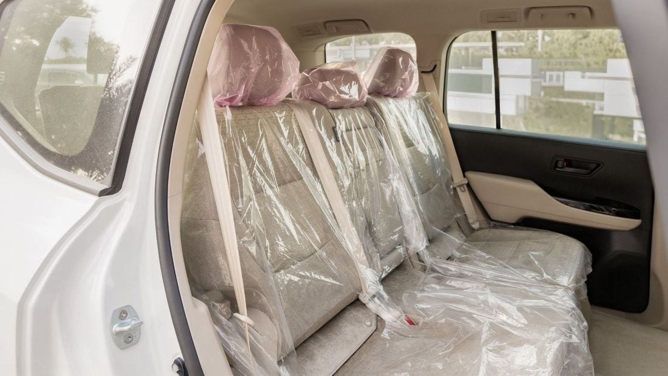 تويوتا لاند كروزر 2026 Toyota Land Cruiser GXR 3.5L AT Petrol (With Sunroof) (White-Beige)