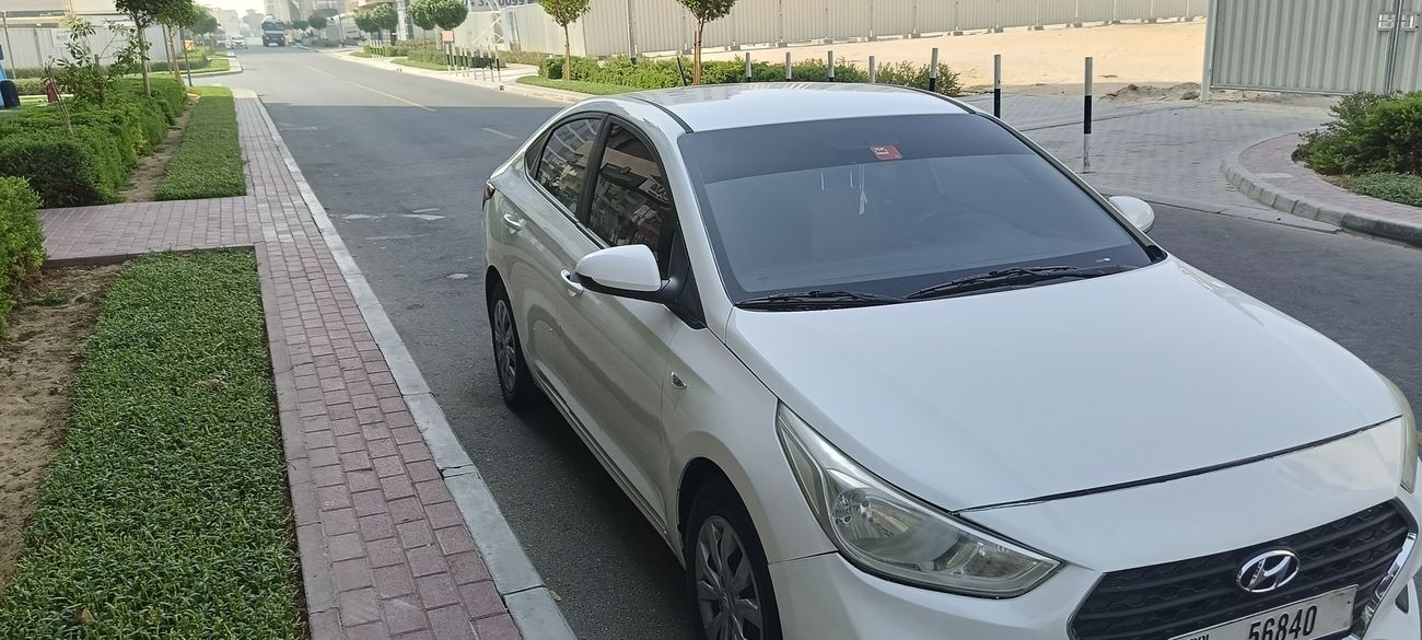 هيونداي أكسنت Mid 1.4L (107 HP)